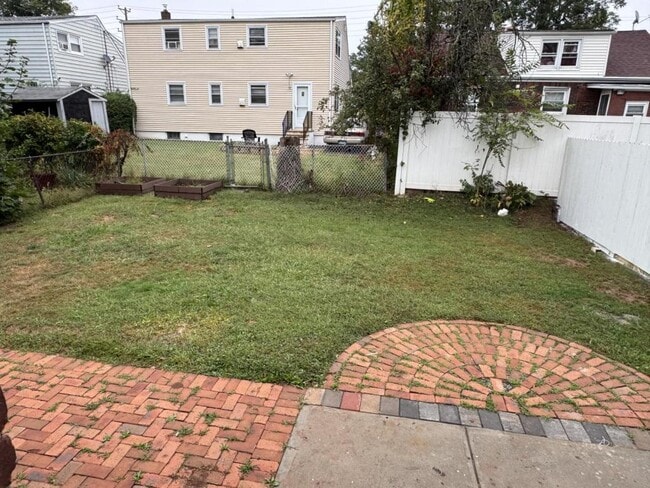 Building Photo - 1547 Lenox Pl