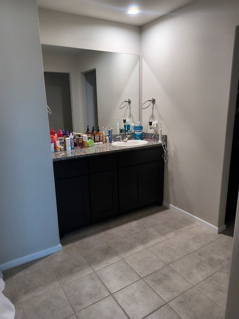 Building Photo - 7701 Orange Blossom Rd