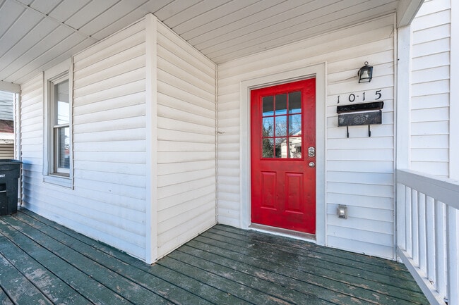 Building Photo - 1015 Cabell St