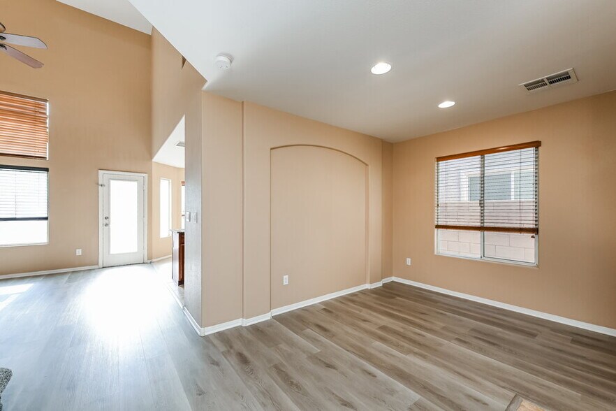 Building Photo - 7648 Lookout Hill St