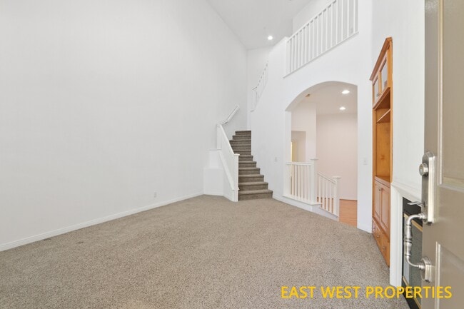 Building Photo - 42 Burlingame