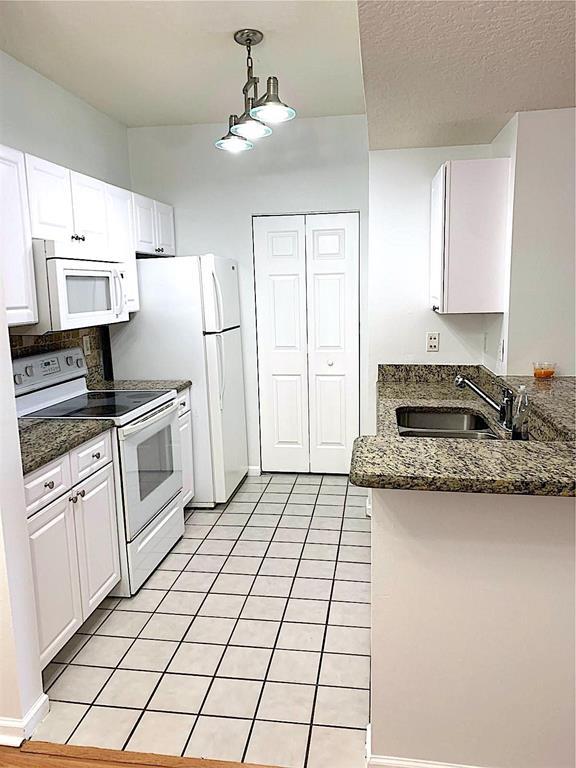Building Photo - 14214 Fredricksburg Dr