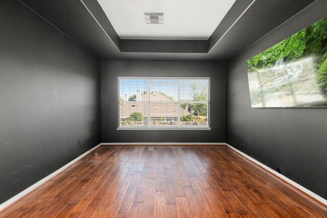 Building Photo - 14910 Lake Woodbridge Ct