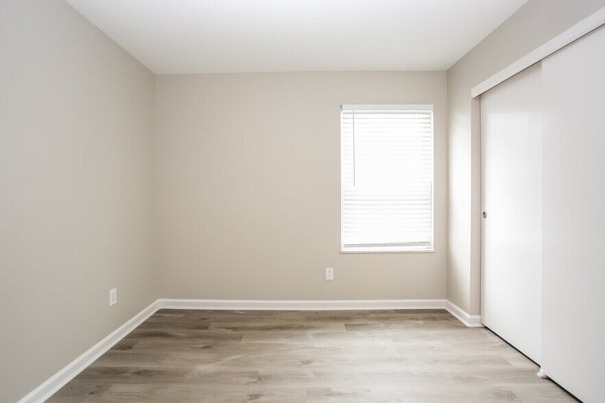 Building Photo - 1056 Leclerc Pl