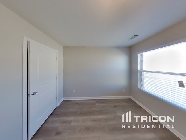 Building Photo - 2362 Clapton Ct