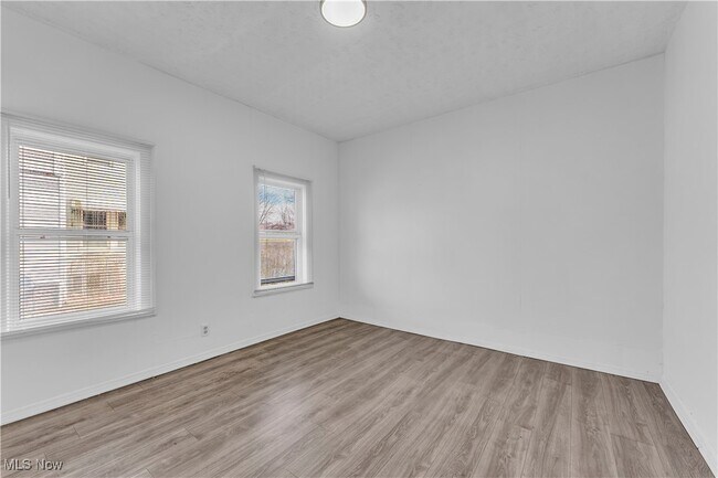 Building Photo - 786 E 156th St