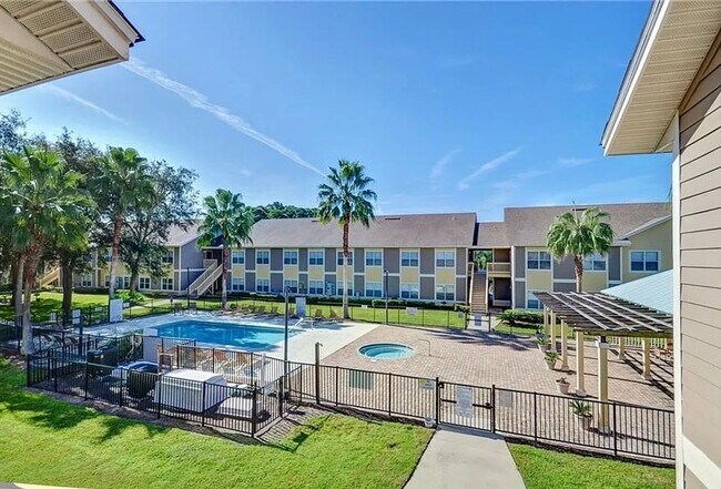 Building Photo - I-6 Palms of Amelia