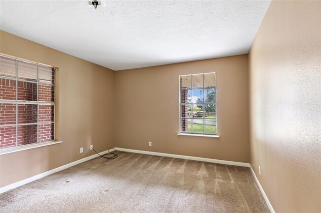Building Photo - 27311 Kingport Dr