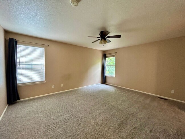 Building Photo - Spacious 3Bd Home in the Broadlands