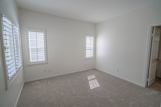 Building Photo - 23932 Windward Ln