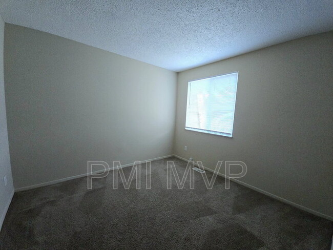 Building Photo - 7280 Broadwyn Dr