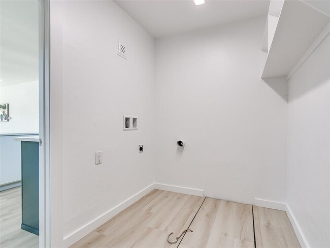 Building Photo - 1215 NW 8th St