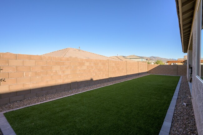 Building Photo - 9735 E Carr Peak Trl