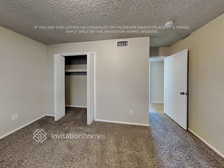 Building Photo - 3418 N 39th Ave