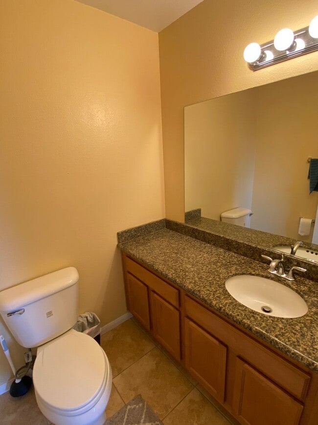 Building Photo - Madison Ballantyne 2 Bedroom Apartment