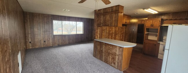 Building Photo - close to Goodyear... New Carpet! More phot...