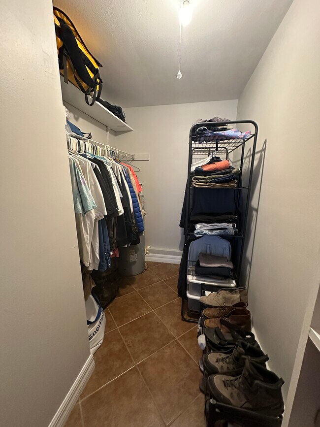 Building Photo - 132 W America St