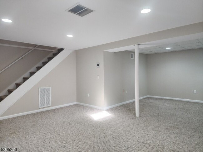 Building Photo - 84 Reservoir Ave