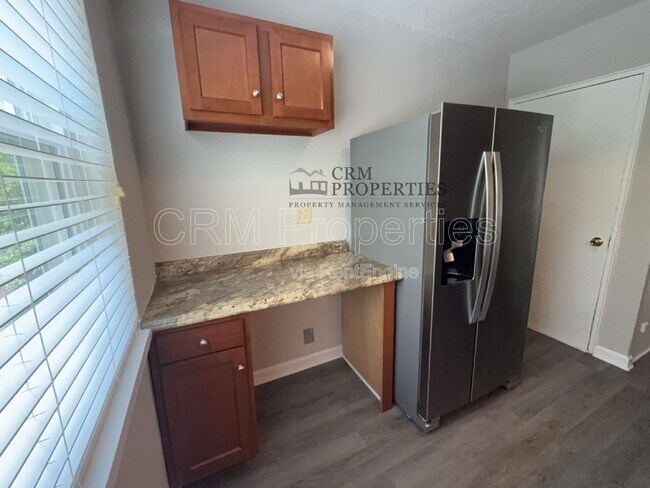 Building Photo - 2101 N Wheeling Ave