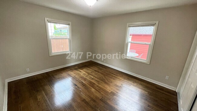 Building Photo - 2024-5815MF