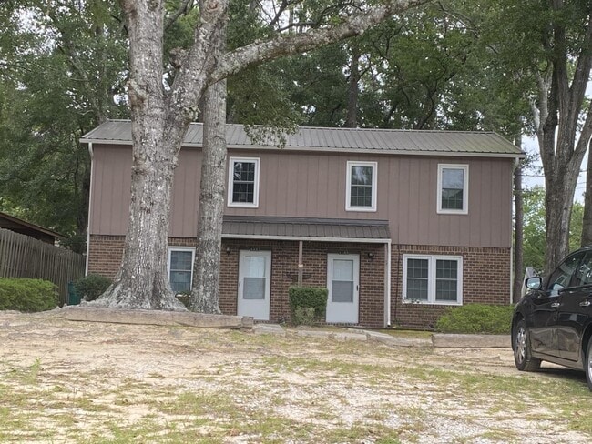 Building Photo - 4405 Lakeside Dr