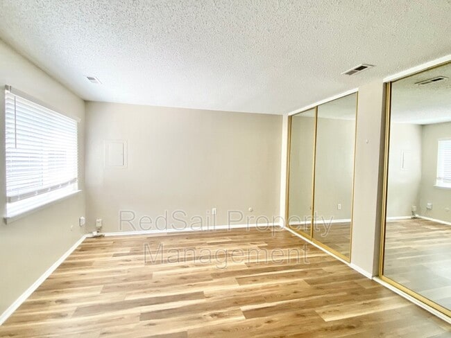Building Photo - 3833 Foxglove Ct