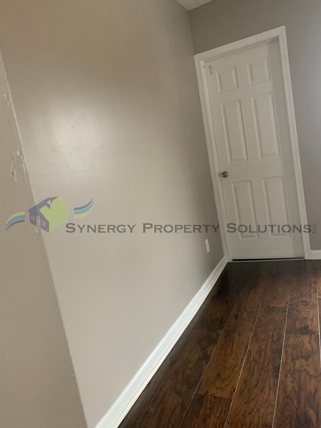 Building Photo - Madison Rental