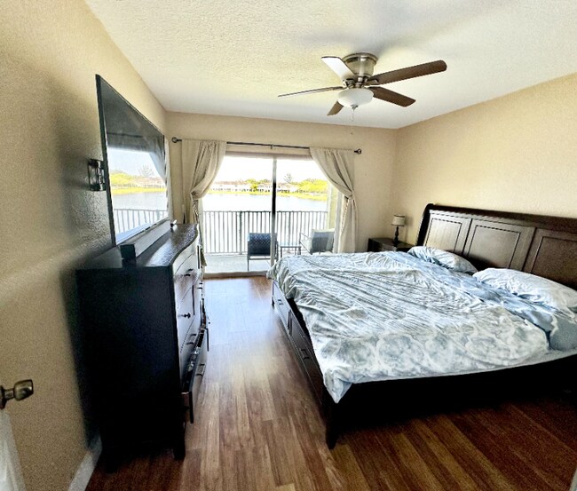 Building Photo - 4322 Emerald Vista