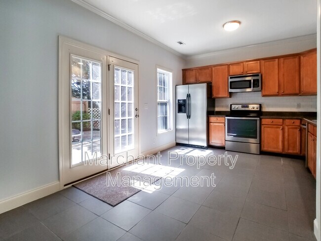 Building Photo - 209 Ashby Dr