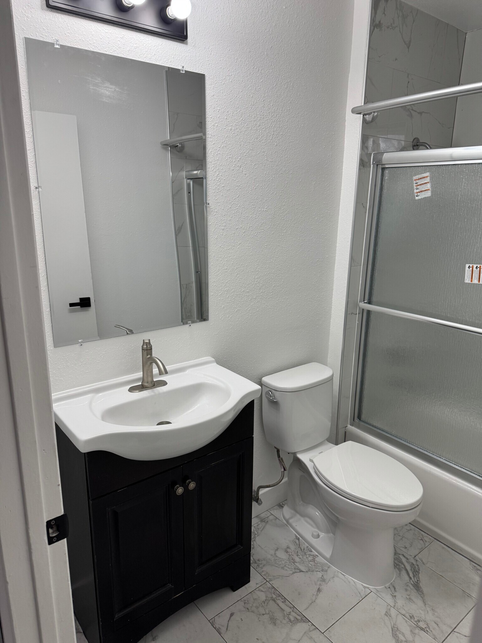 Building Photo - 583 W 16th St