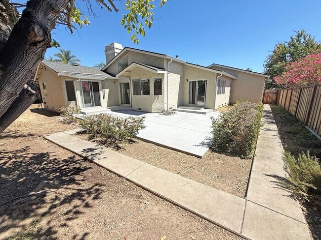 Building Photo - Single Story Evergreen Home at the Middle of a Cul-De-Sac!