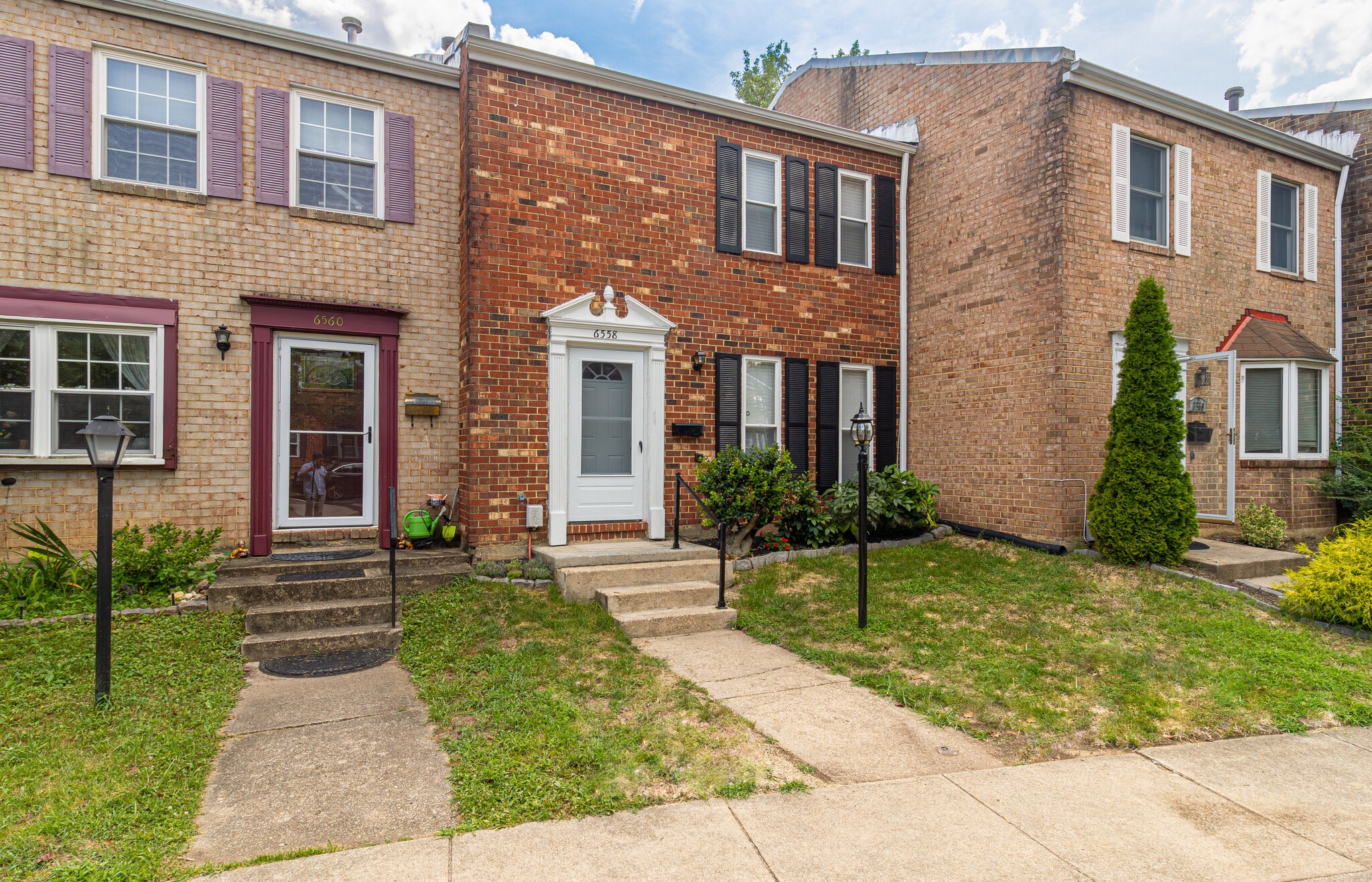 Building Photo - 6558 Gildar St