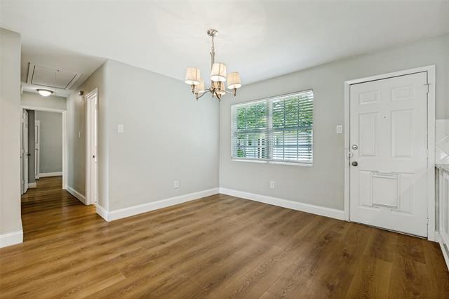 Building Photo - 717 Willowbrook Dr