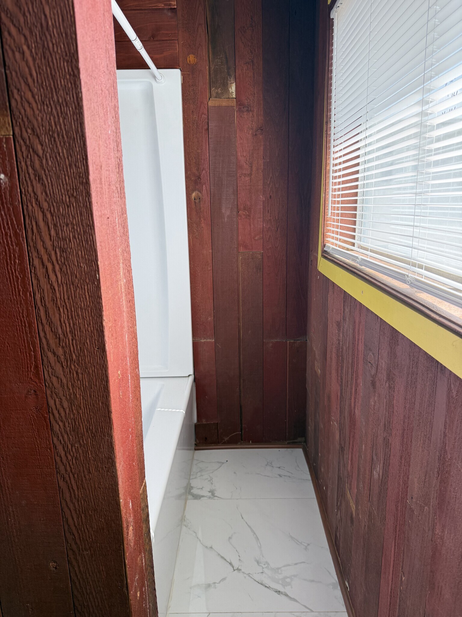 Building Photo - 330 E Fairview Ave