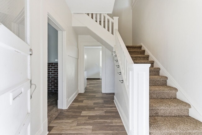 Building Photo - 5020 SE 92nd Ave