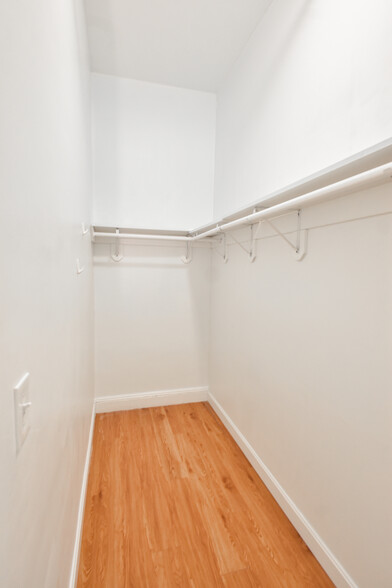 Building Photo - 128 Hemenway St