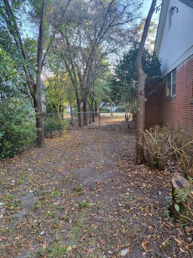 Building Photo - 3 Bedroom 1.5 bath House Florence!