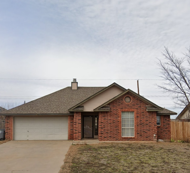 Building Photo - 4806 SE Redbud Pl