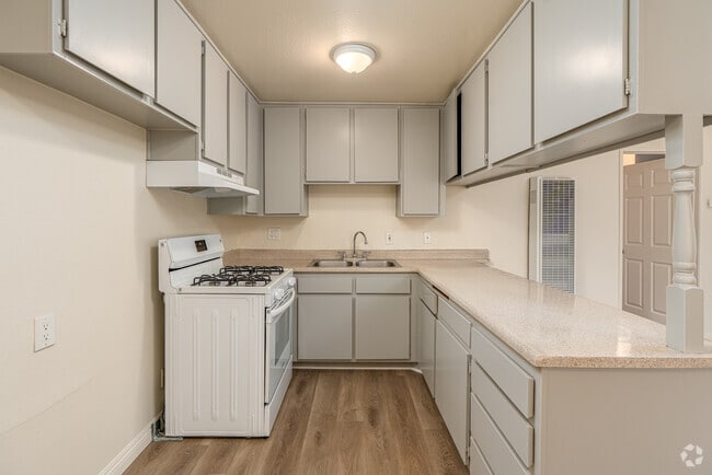 Interior Photo - 10210 Mountair Ave