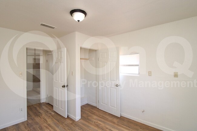 Building Photo - 515 W 13th St