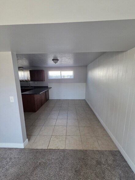 Building Photo - 1033 E 300 N St