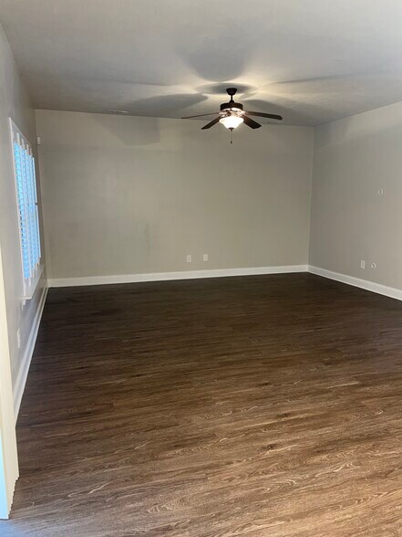 Building Photo - 149 Beallwood Dr