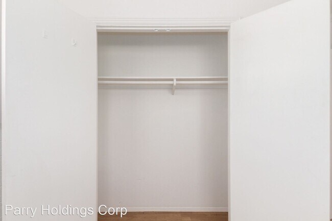 Building Photo - 3 br, 1 bath House - 2614 N 40th Drive