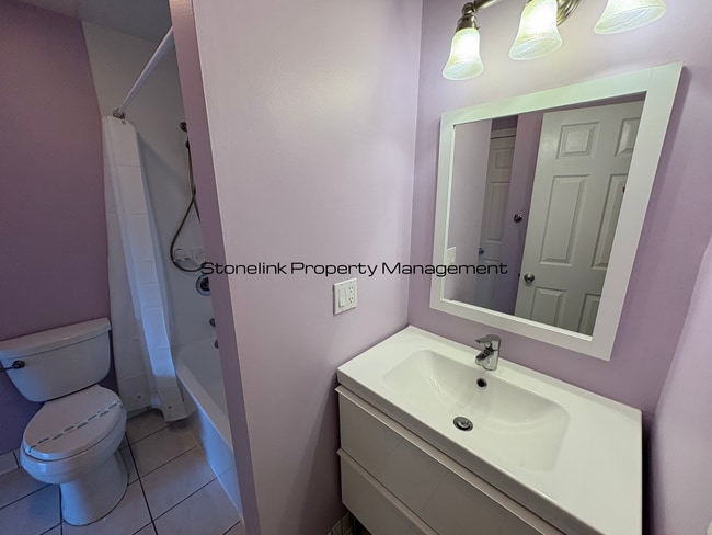 Building Photo - Newly Renovated Condo For Rent in North At...