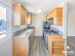 Building Photo - Inviting 1BD/1BA Upper-Level Condo in Golden Hill with Laundry On-Site & Reserved Parking