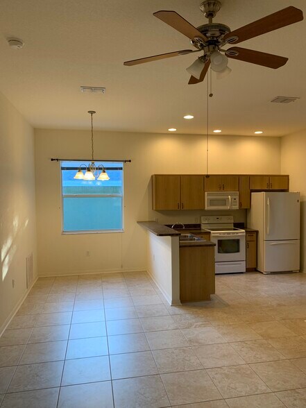 Building Photo - 5841 Cherry Ridge Pl