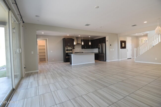 Building Photo - 250 E Wisteria Dr