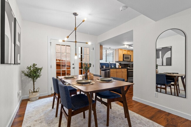 Building Photo - 708 S 1st St