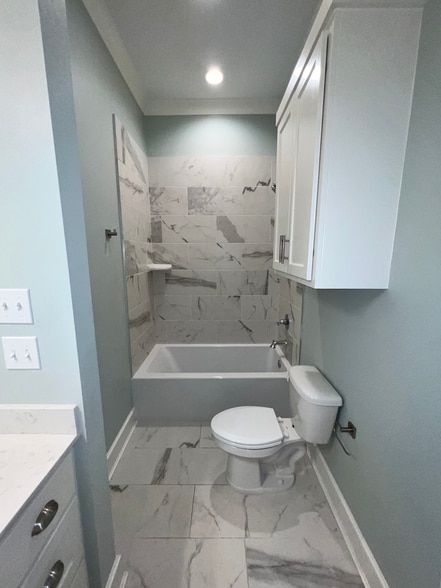 Master Bath - 324 Saint Thomas Ln