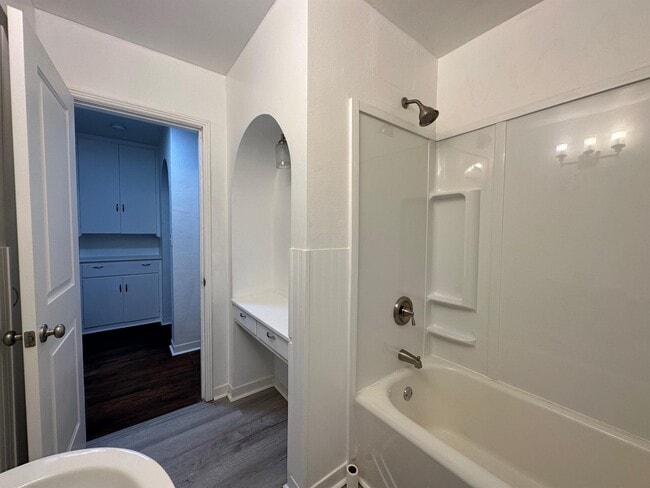 Building Photo - 1134 N Rainier Ave